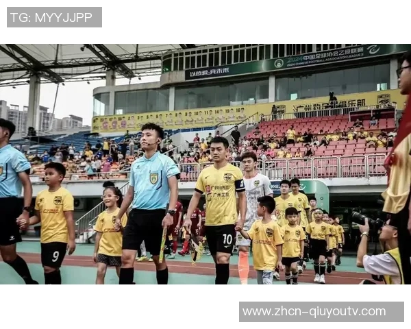 女子足球超级联赛新赛季揭幕球迷期待精彩对决与年轻球员崭露头角